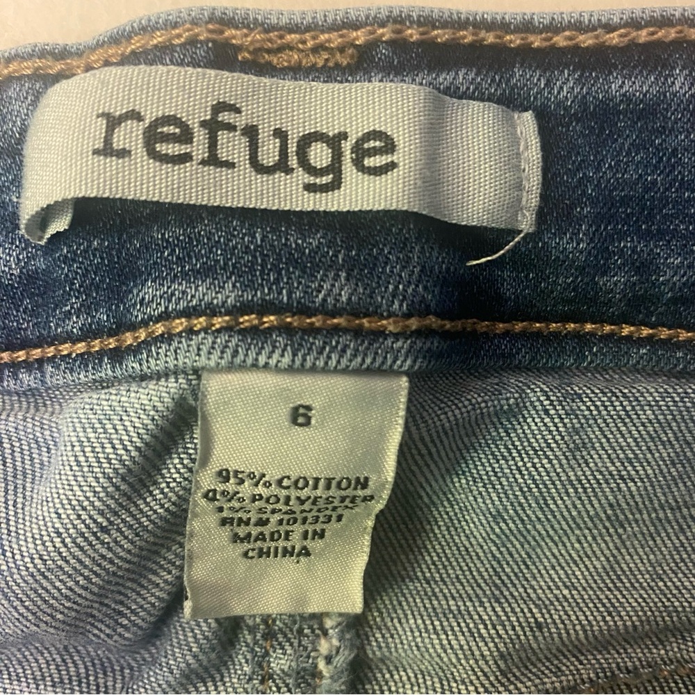 Refuge Blue Distressed Jean Shorts GUC 6 - Picture 3 of 4
